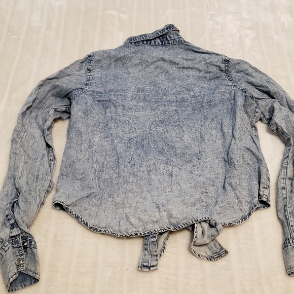 BOGO Free🦋 Ardene Button Down Tie Front Jean Shirt - Picture 10 of 12
